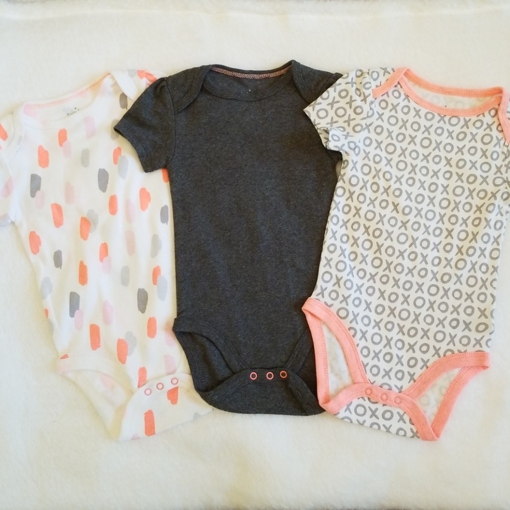 NWOT 6 - 9 month Cloud Island onsies.